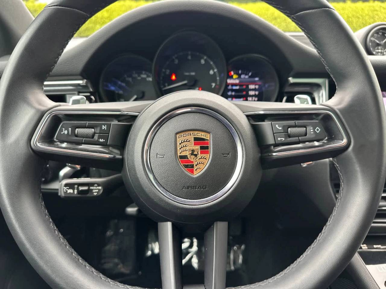 2025 Porsche Macan Base