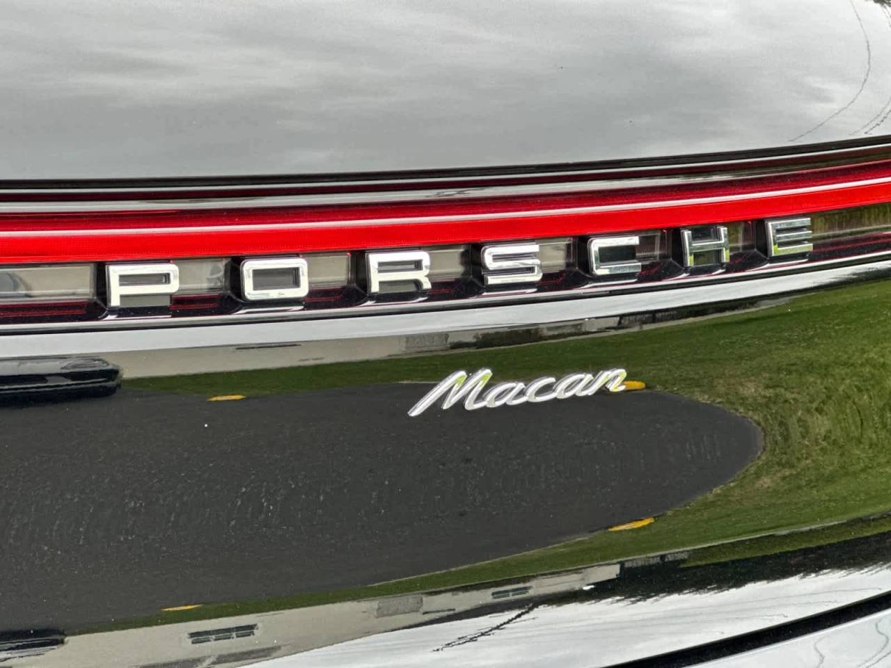 2025 Porsche Macan Base