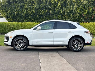 2025 Porsche Macan Base