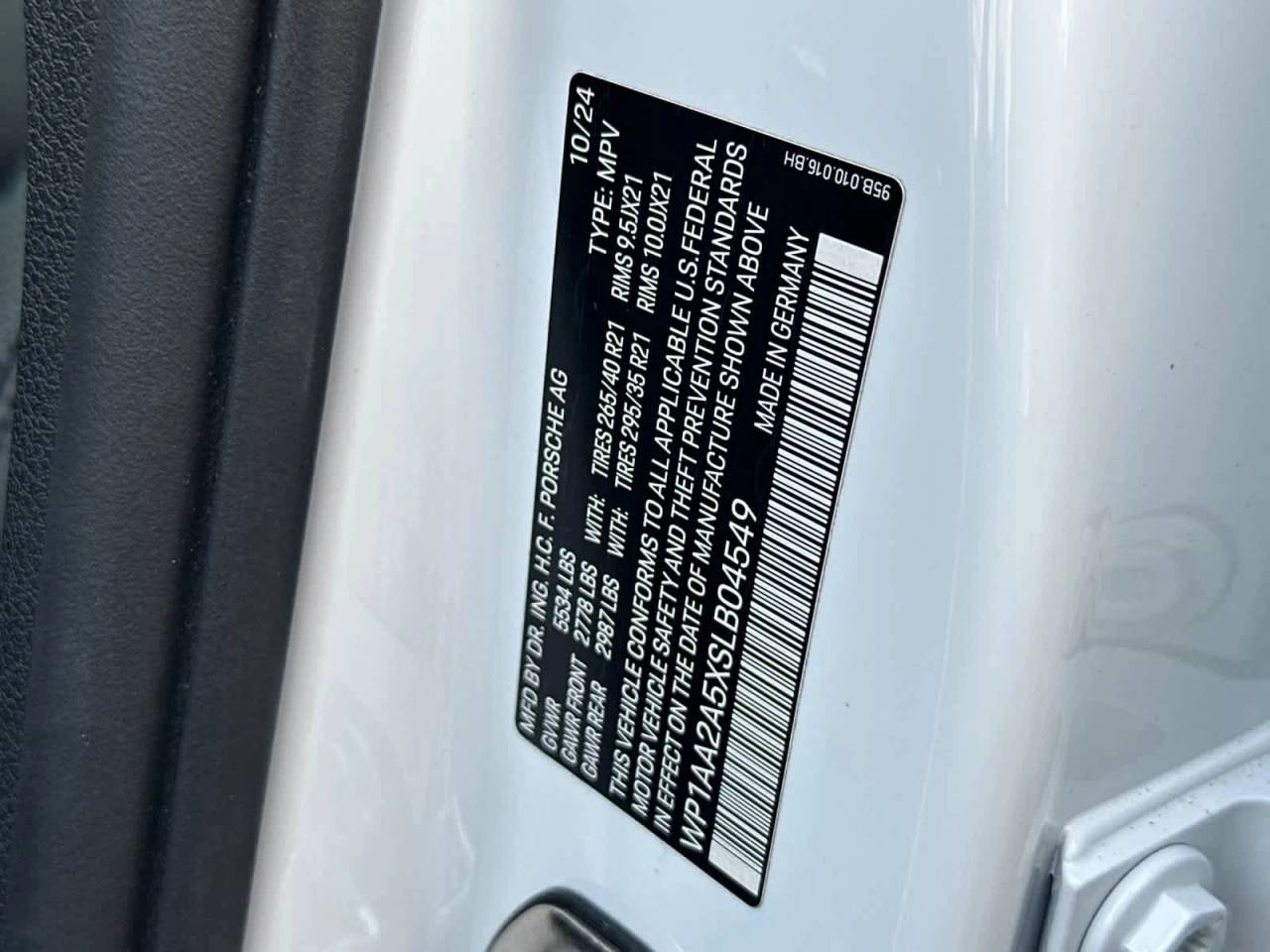 2025 Porsche Macan Base