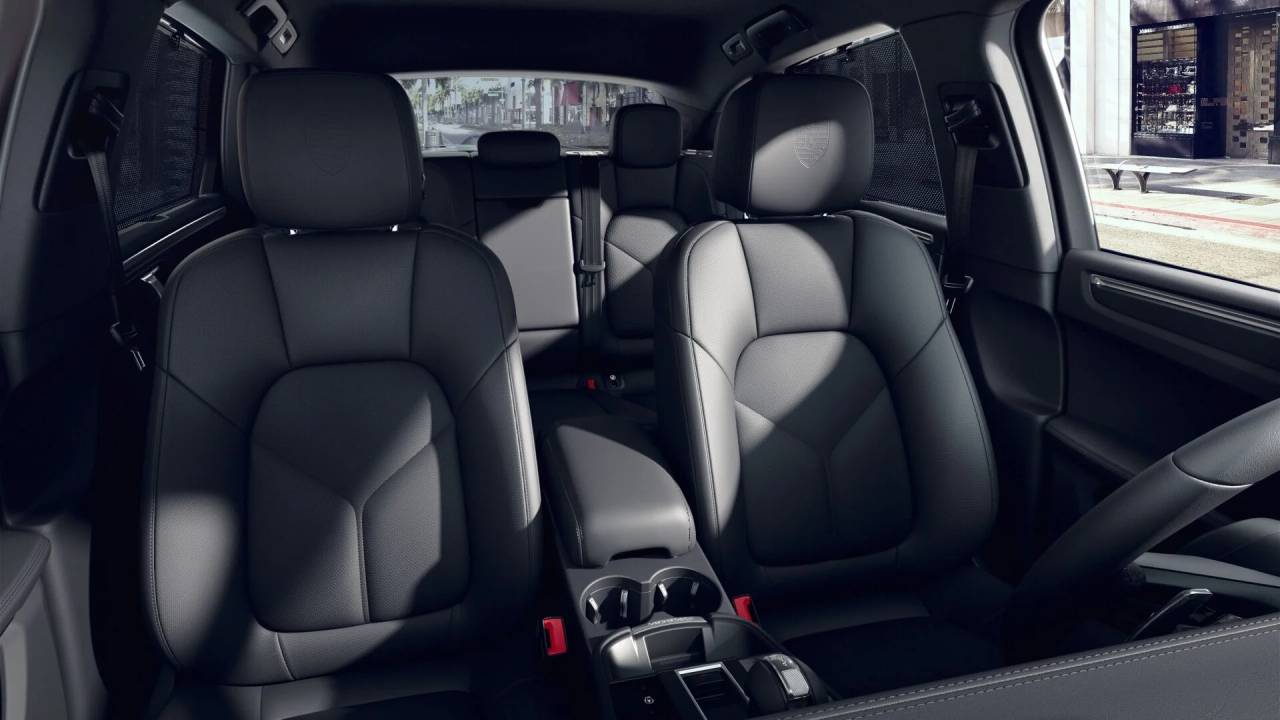 2025 Porsche Macan AWD