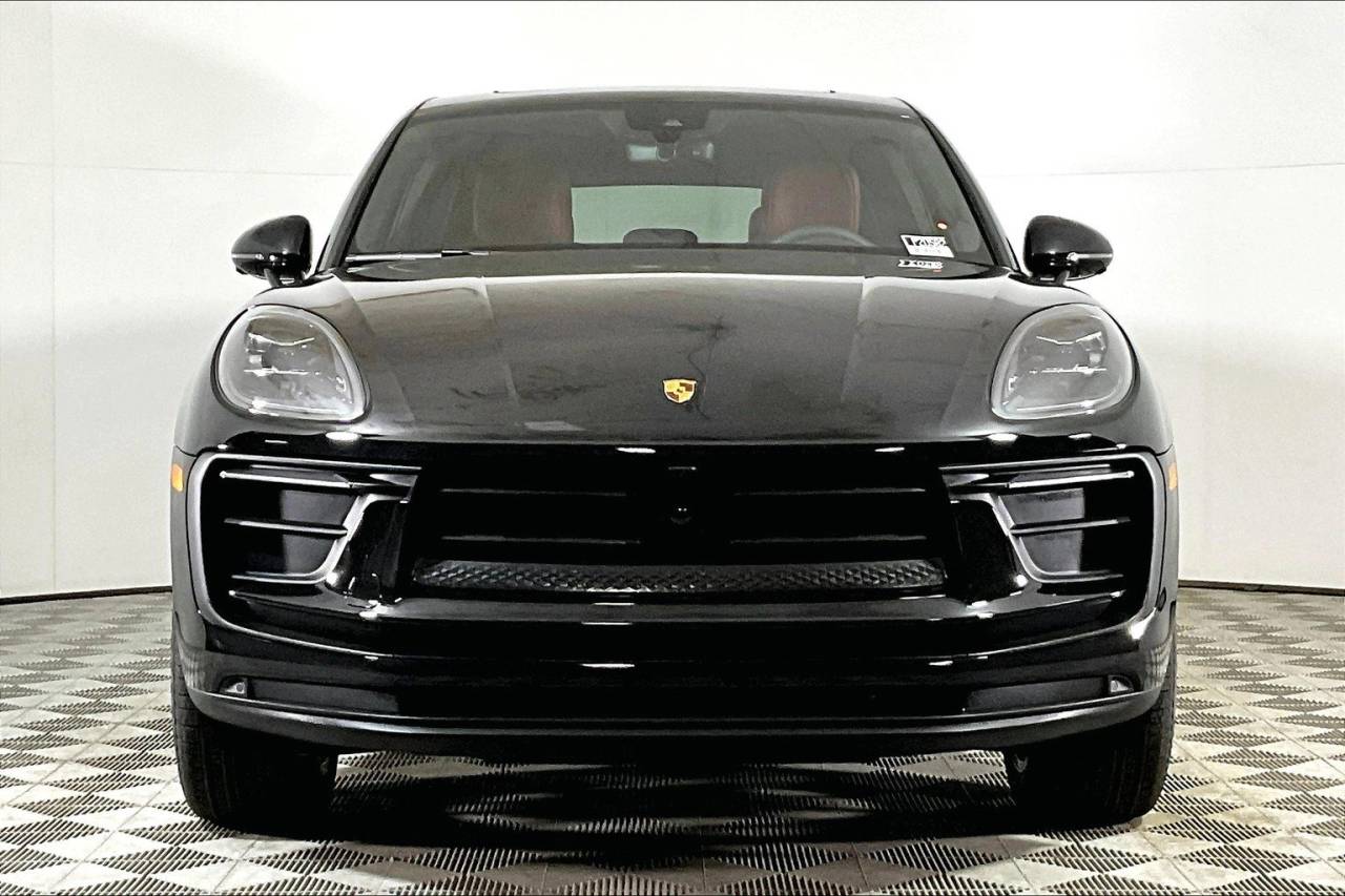2025 Porsche Macan AWD