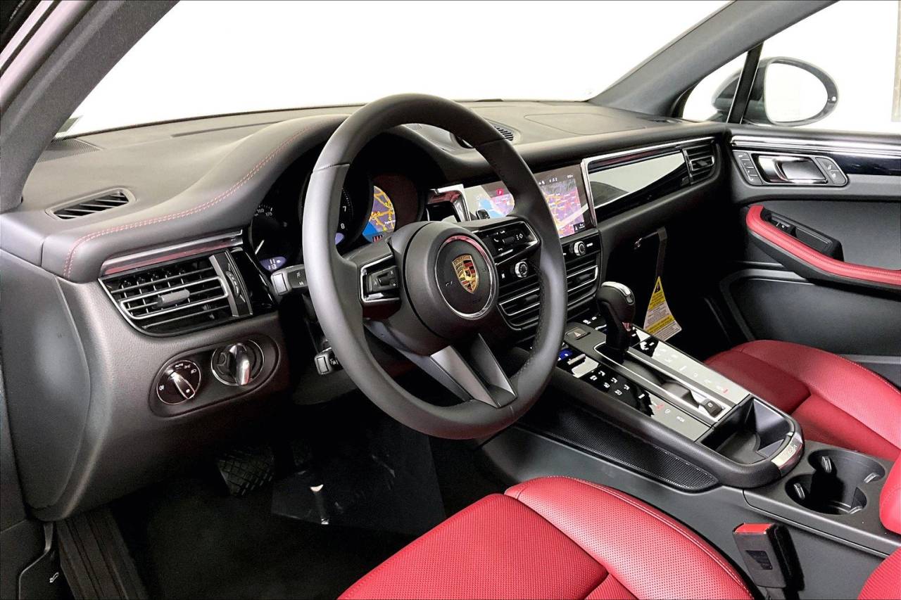 2025 Porsche Macan AWD