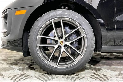 2025 Porsche Macan AWD