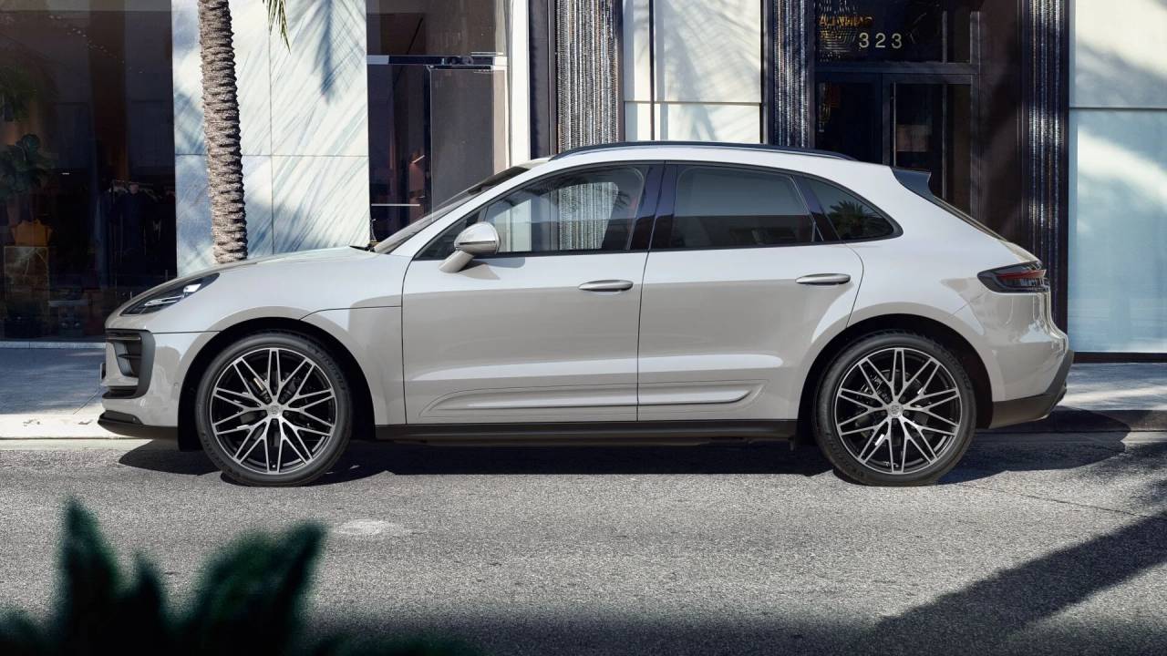 2025 Porsche Macan AWD