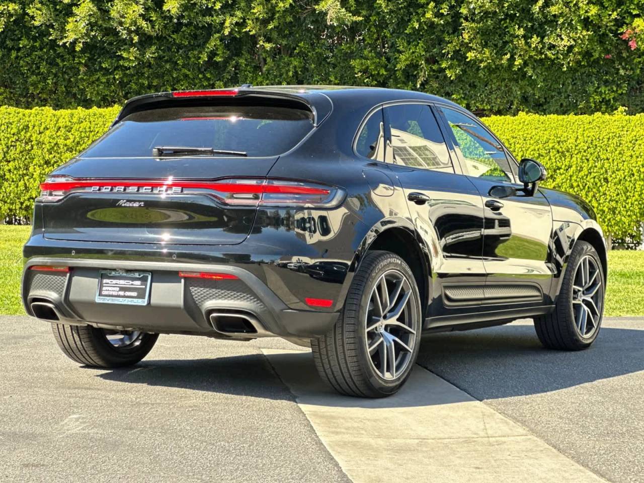 2025 Porsche Macan Base