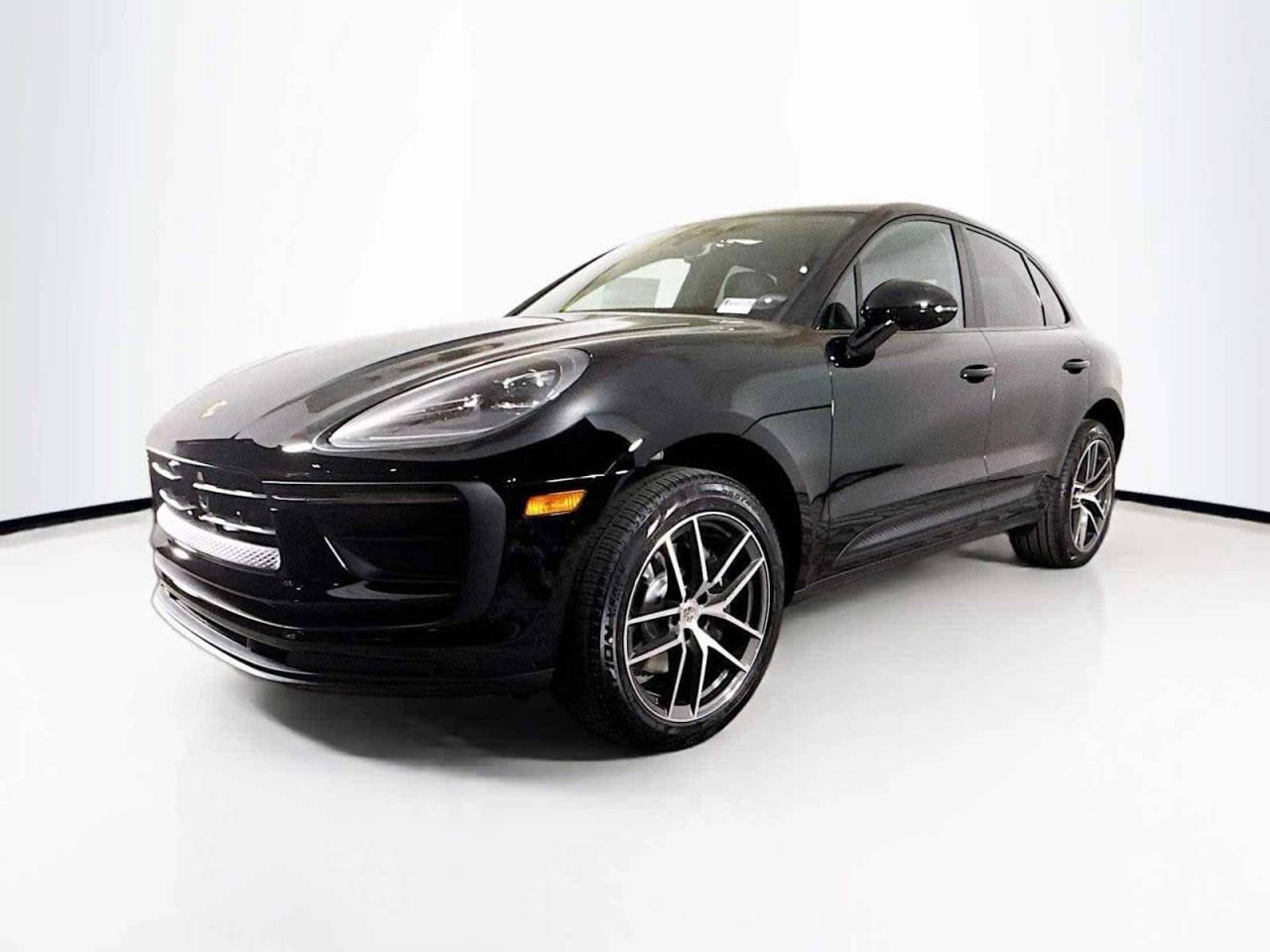 2025 Porsche Macan AWD