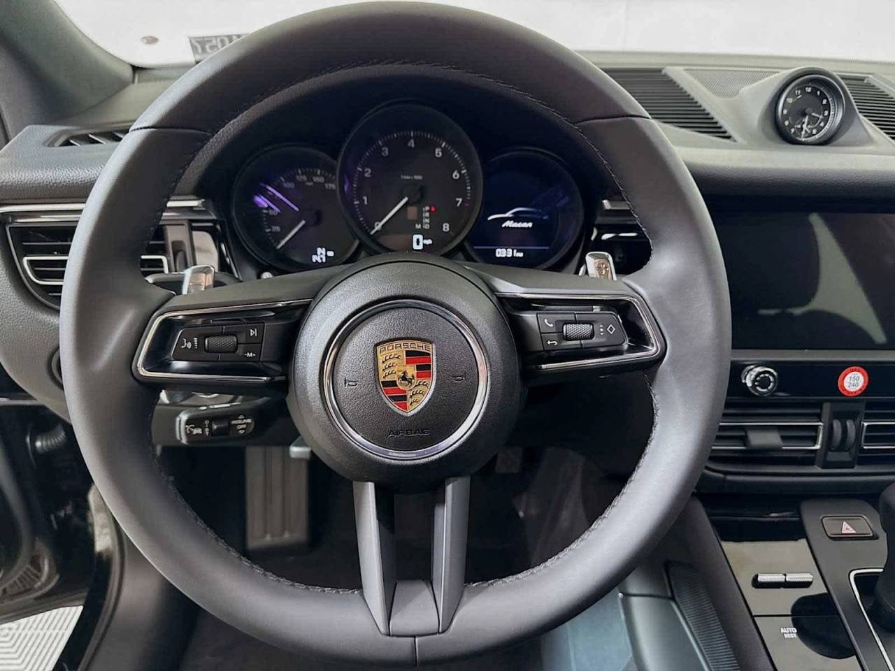 2025 Porsche Macan AWD