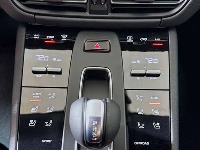 2025 Porsche Macan AWD