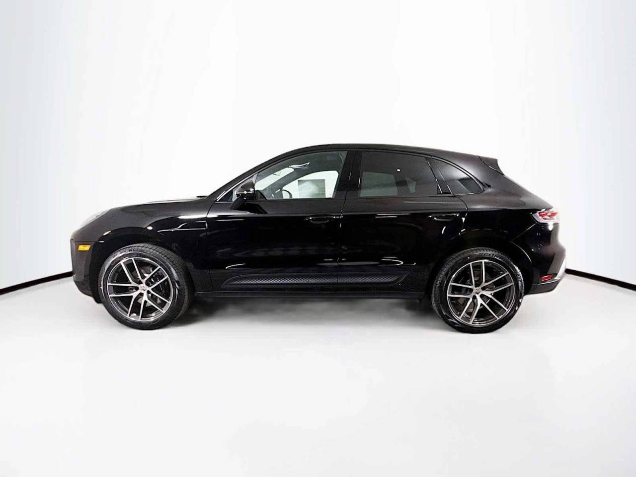 2025 Porsche Macan AWD