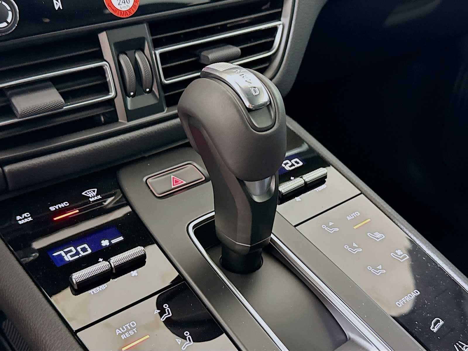 2025 Porsche Macan Macan