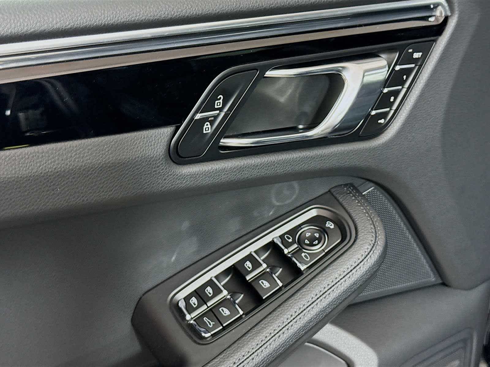 2025 Porsche Macan Macan