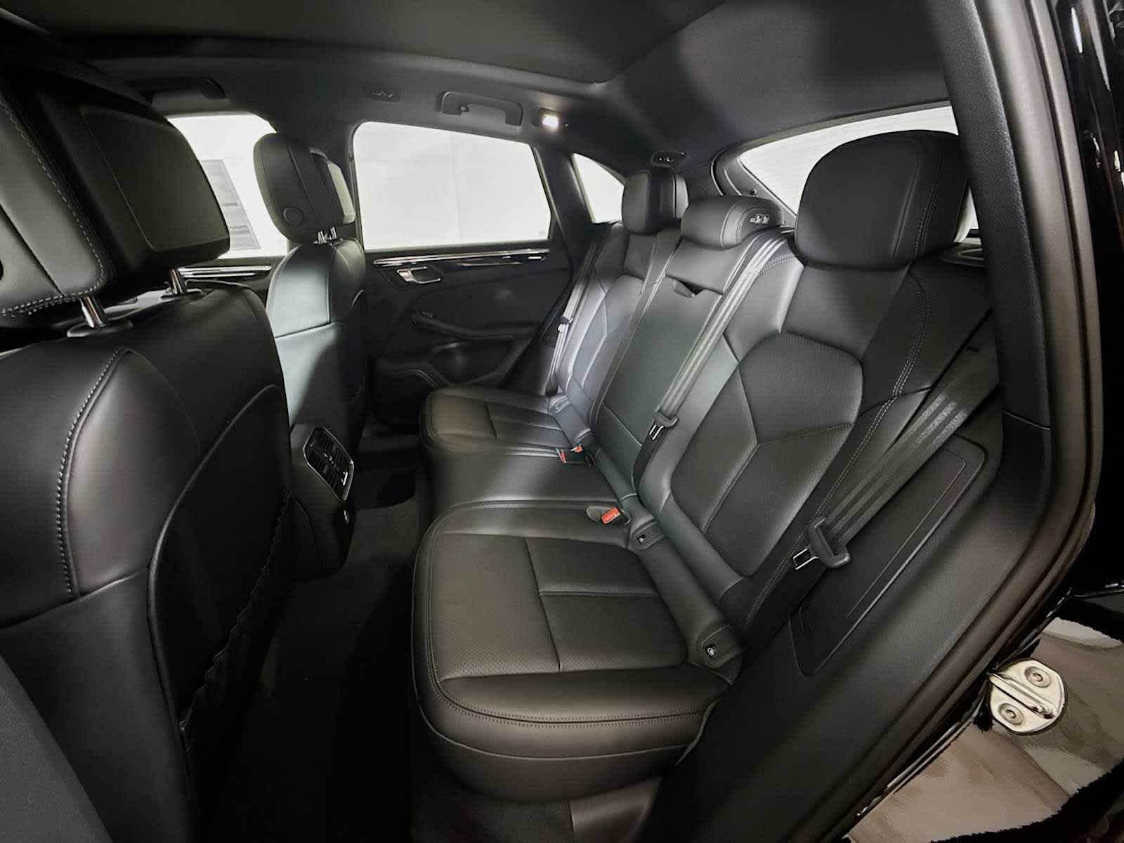 2025 Porsche Macan Macan
