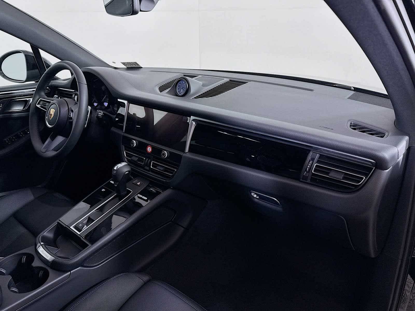 2025 Porsche Macan Macan