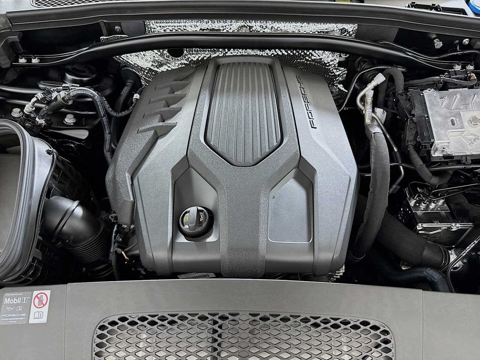 2025 Porsche Macan Macan