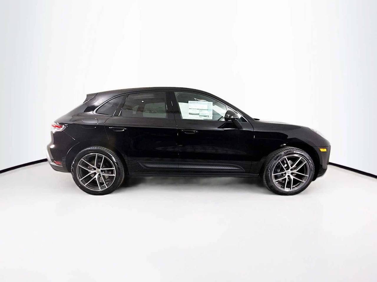 2025 Porsche Macan AWD