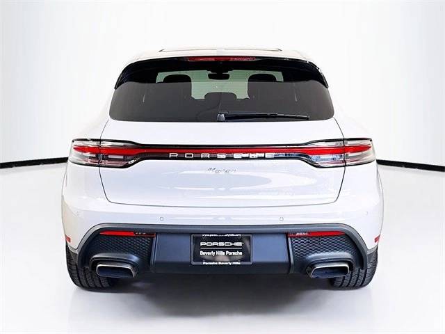 2025 Porsche Macan Base