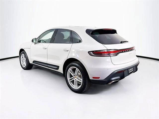 2025 Porsche Macan Base