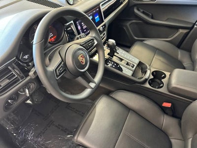 2025 Porsche Macan Base