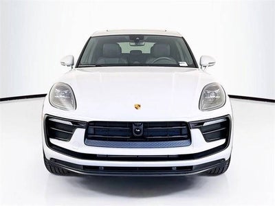 2025 Porsche Macan Base