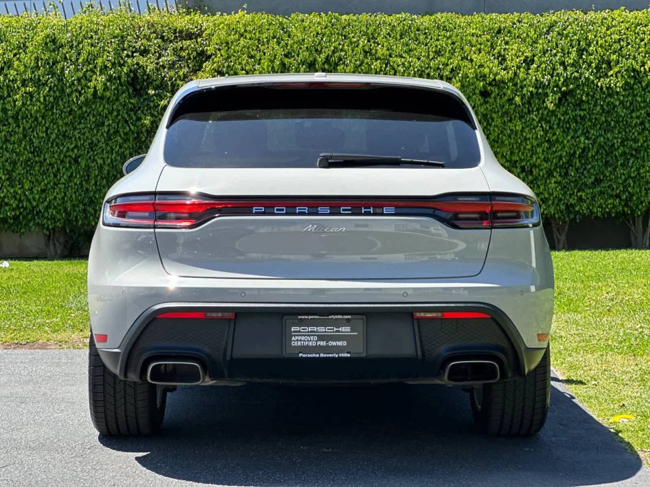 2025 Porsche Macan Base