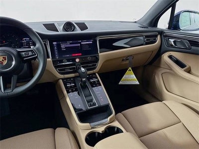 2025 Porsche Macan Base