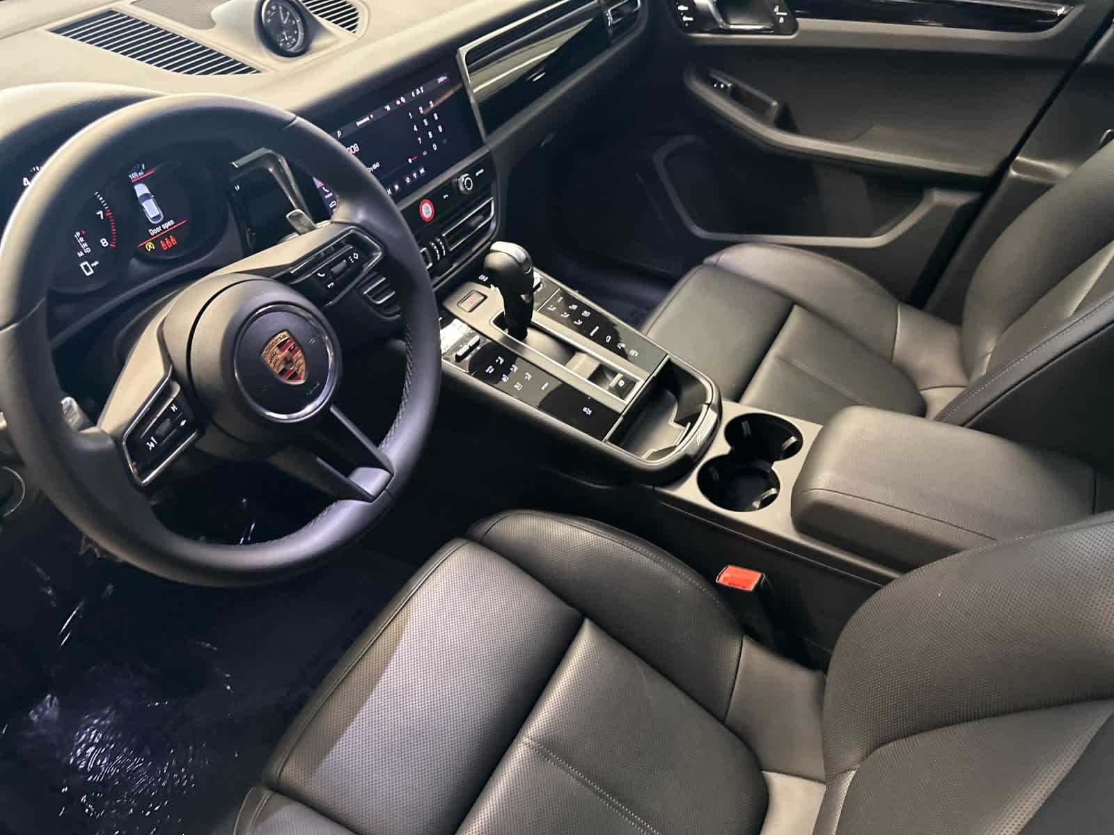 2025 Porsche Macan Base