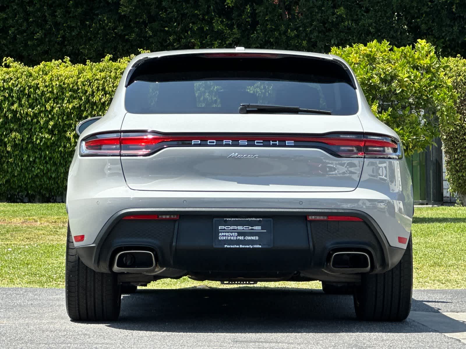2025 Porsche Macan Base