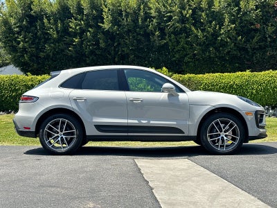 2025 Porsche Macan Base