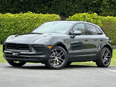 2025 Porsche Macan Base