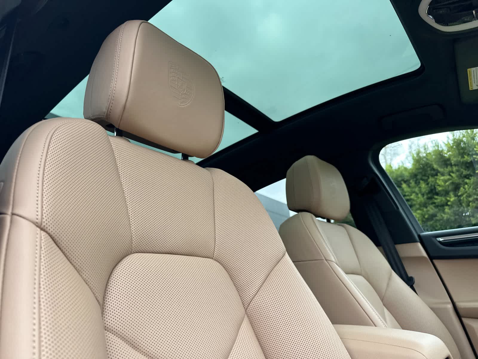 2025 Porsche Macan Base