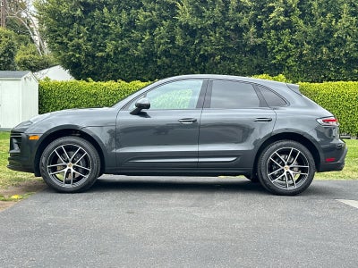 2025 Porsche Macan Base
