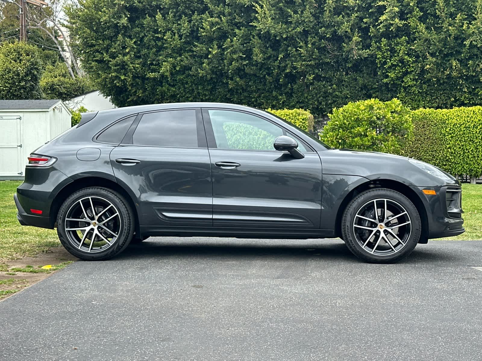 2025 Porsche Macan Base
