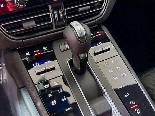 2025 Porsche Macan Base