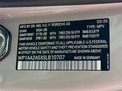 2025 Porsche Macan Base