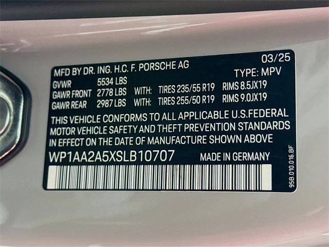 2025 Porsche Macan Base