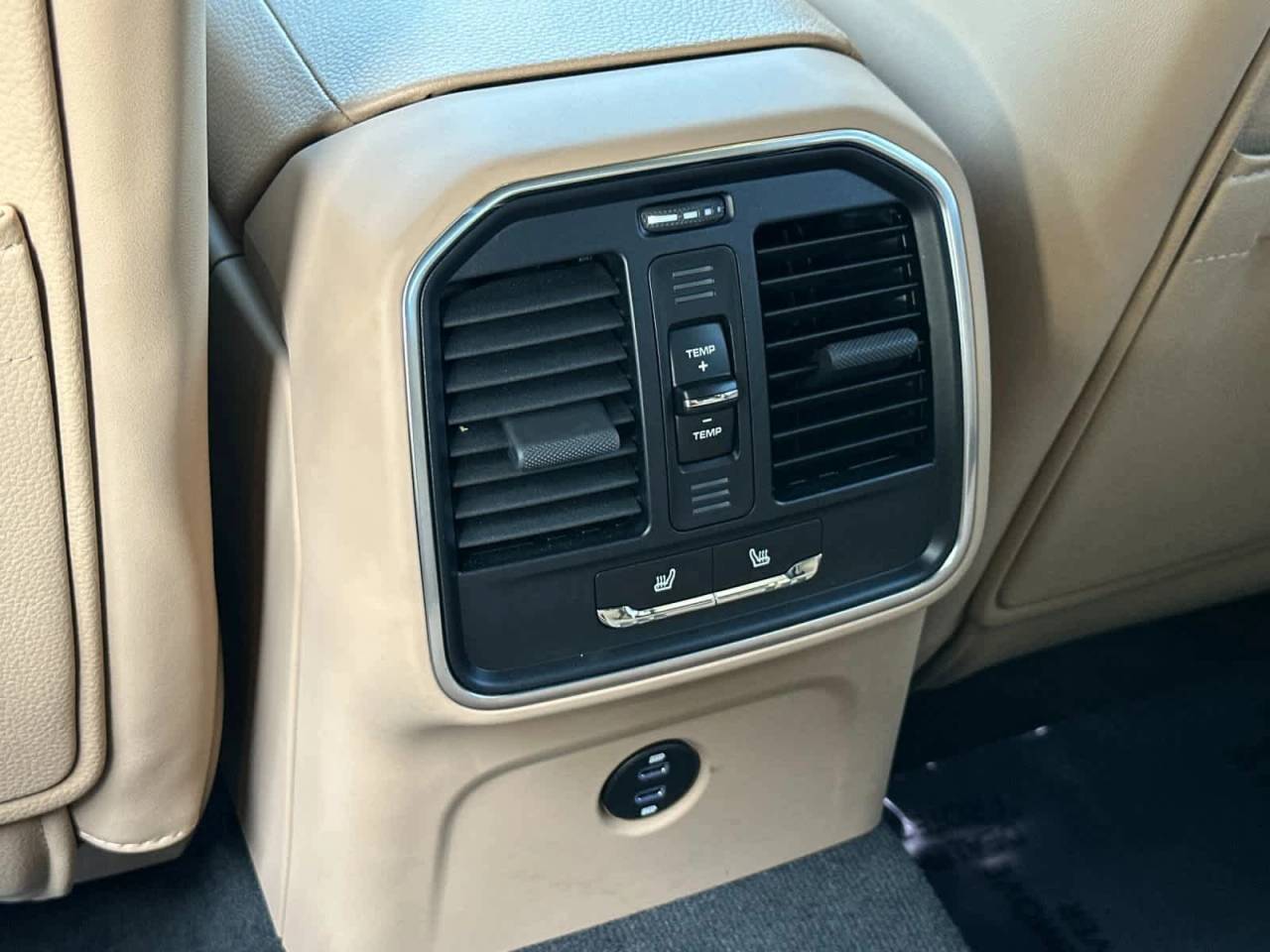 2025 Porsche Macan AWD