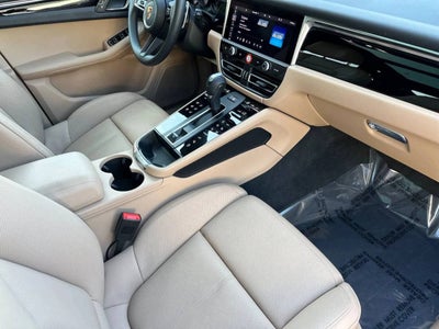 2025 Porsche Macan AWD
