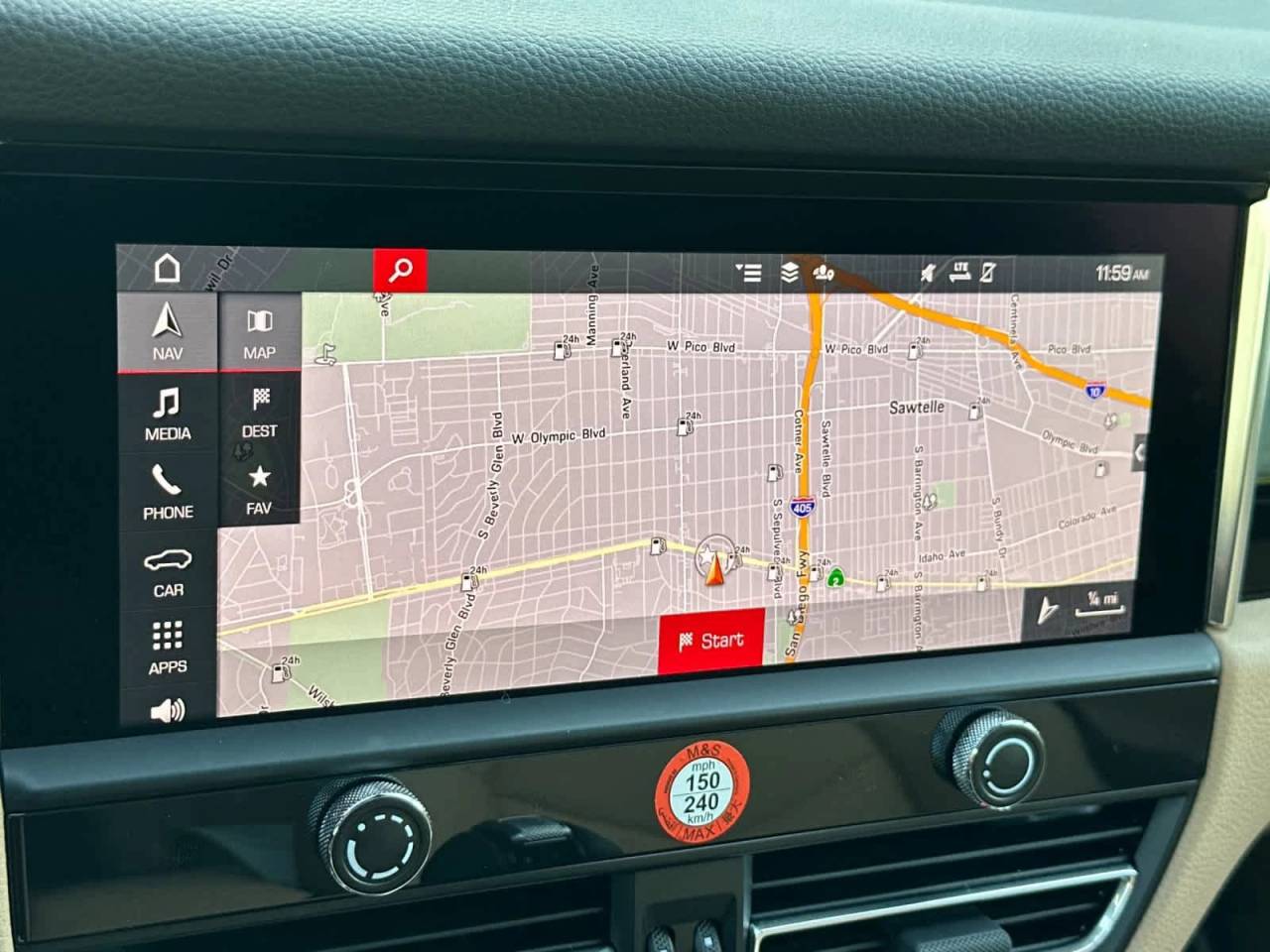 2025 Porsche Macan AWD