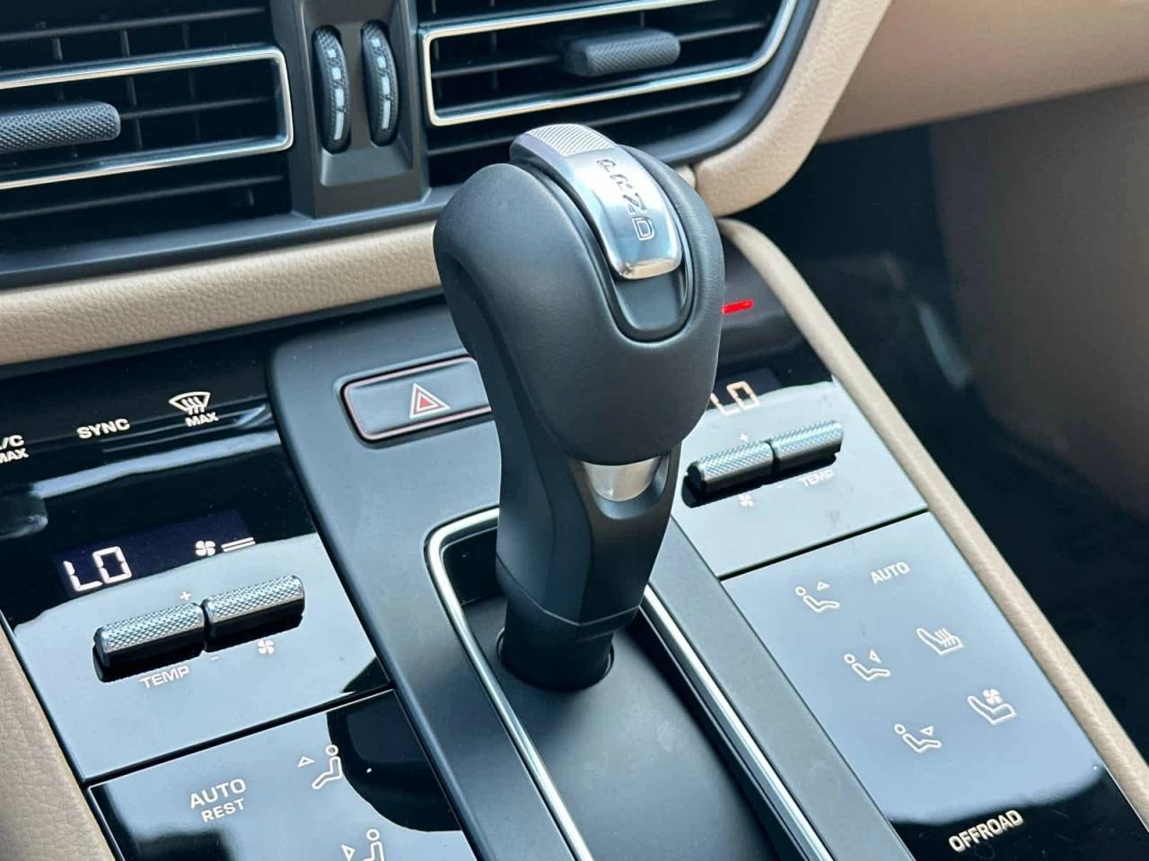 2025 Porsche Macan AWD