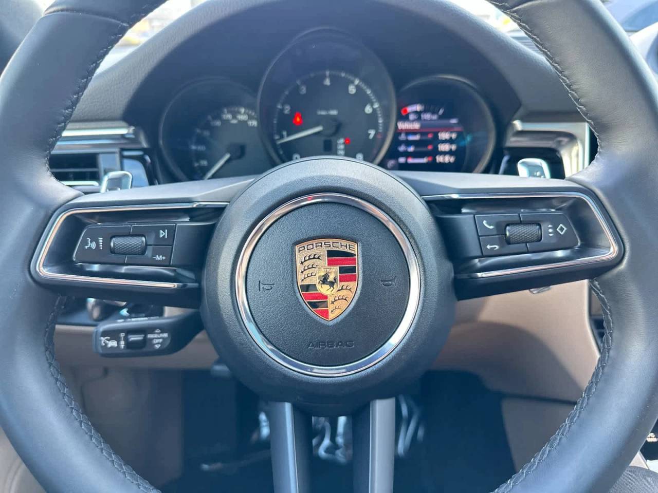 2025 Porsche Macan AWD