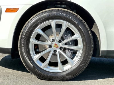 2025 Porsche Macan AWD