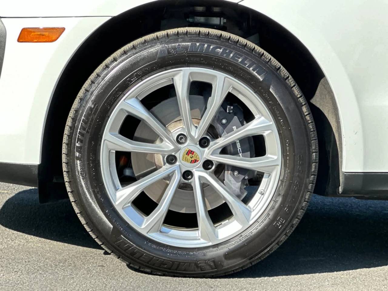 2025 Porsche Macan AWD