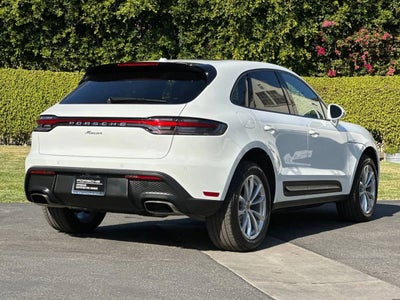 2025 Porsche Macan AWD