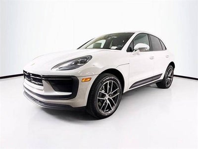 2025 Porsche Macan Base