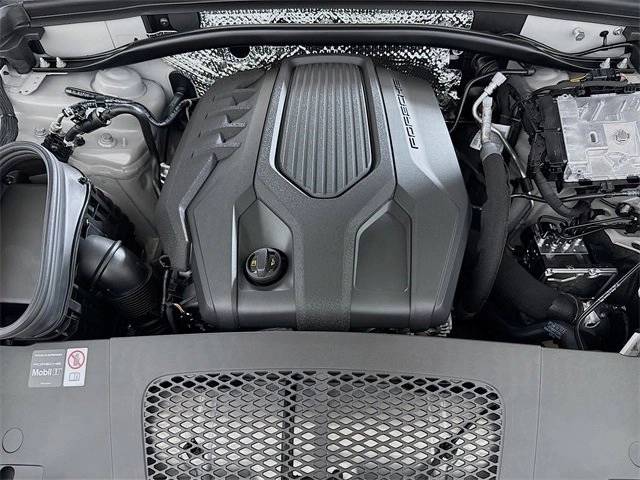 2025 Porsche Macan Base