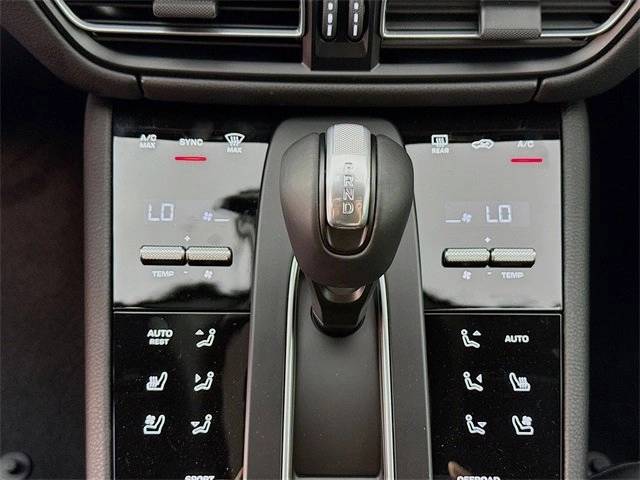 2025 Porsche Macan Base