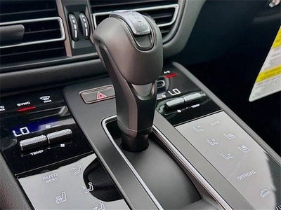 2025 Porsche Macan Base