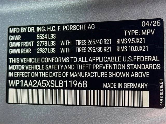 2025 Porsche Macan Base