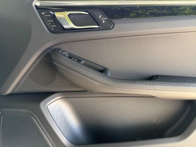 2025 Porsche Macan Macan